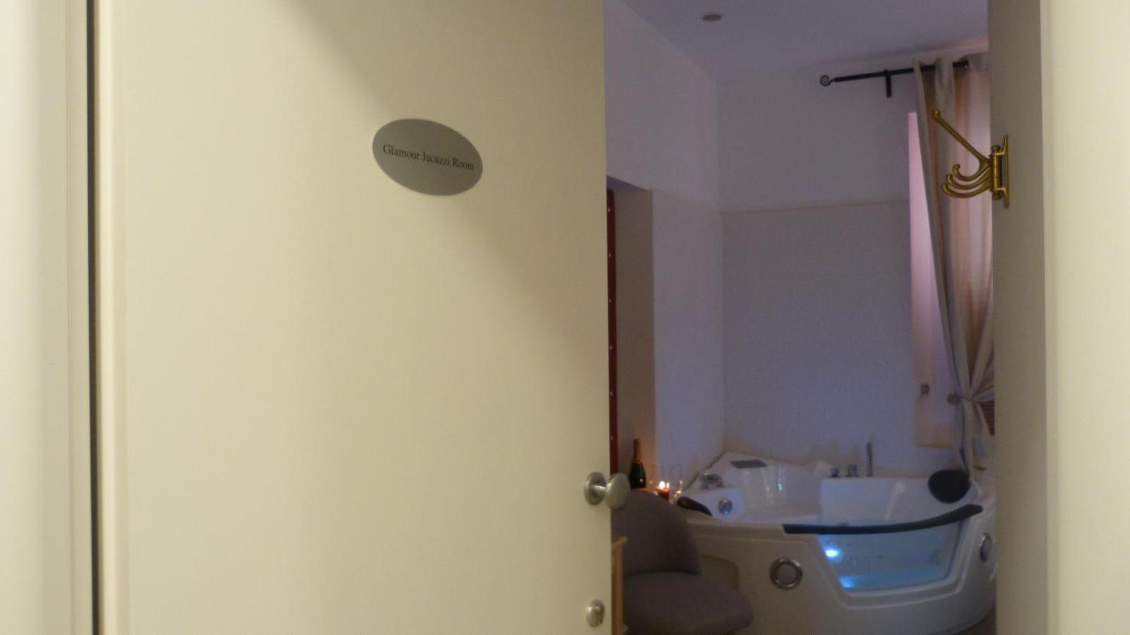 Flatinrome Trastevere Deluxe Rooms - Green Patio Dış mekan fotoğraf
