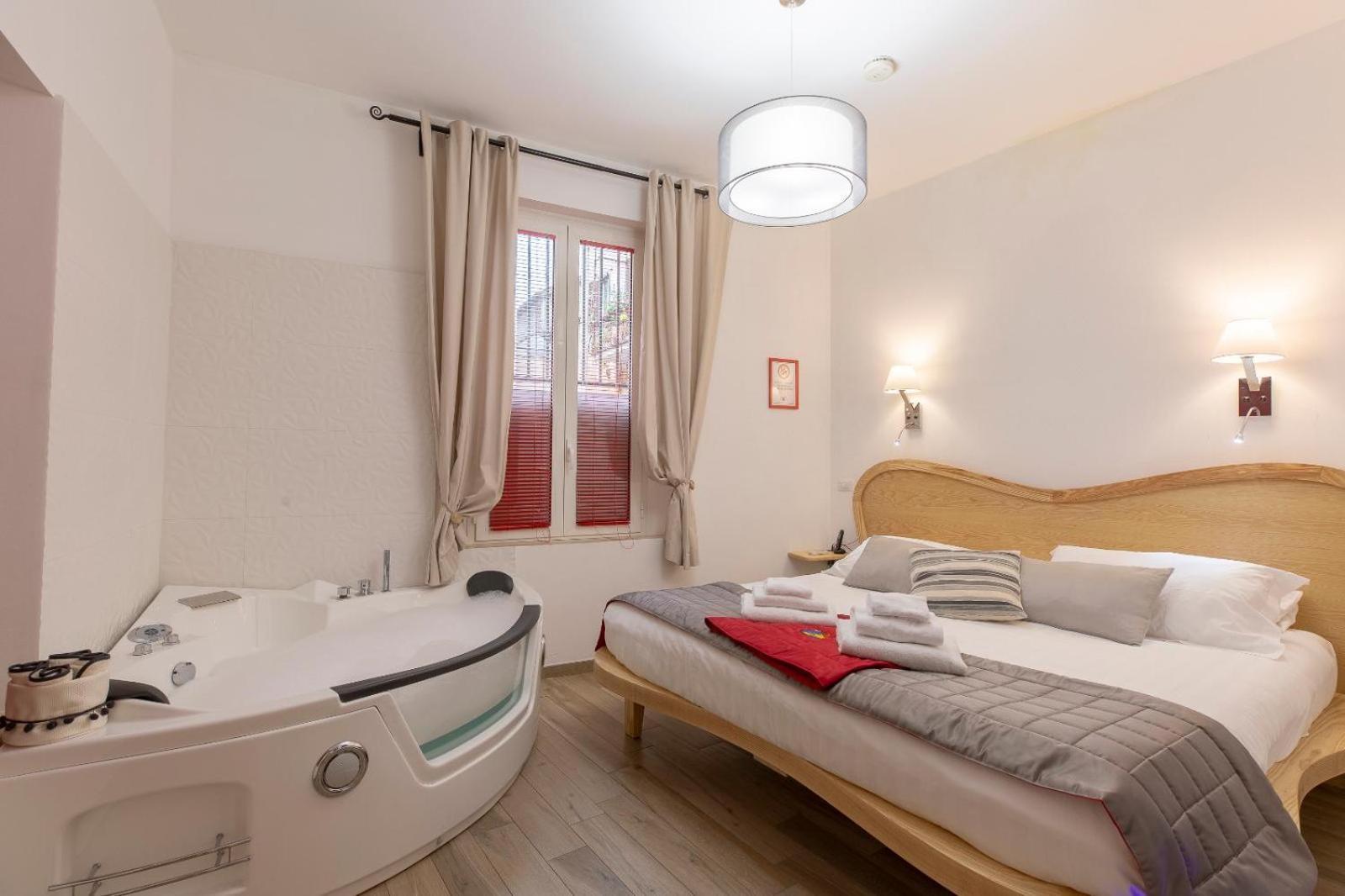 Flatinrome Trastevere Deluxe Rooms - Green Patio Dış mekan fotoğraf
